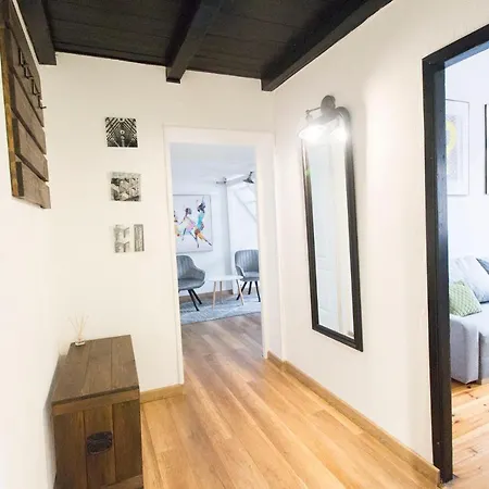 Happy Old Town Apartment