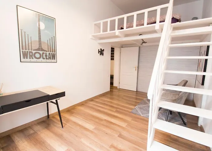 Happy Old Town Apartment